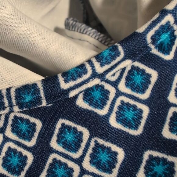 Piperlime Collection Women's All Over Print Blue Geometric‎ Top Size Small - Picture 5 of 6